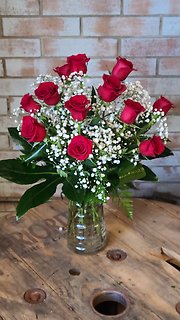 1 DOZEN LONG STEM RED ROSES